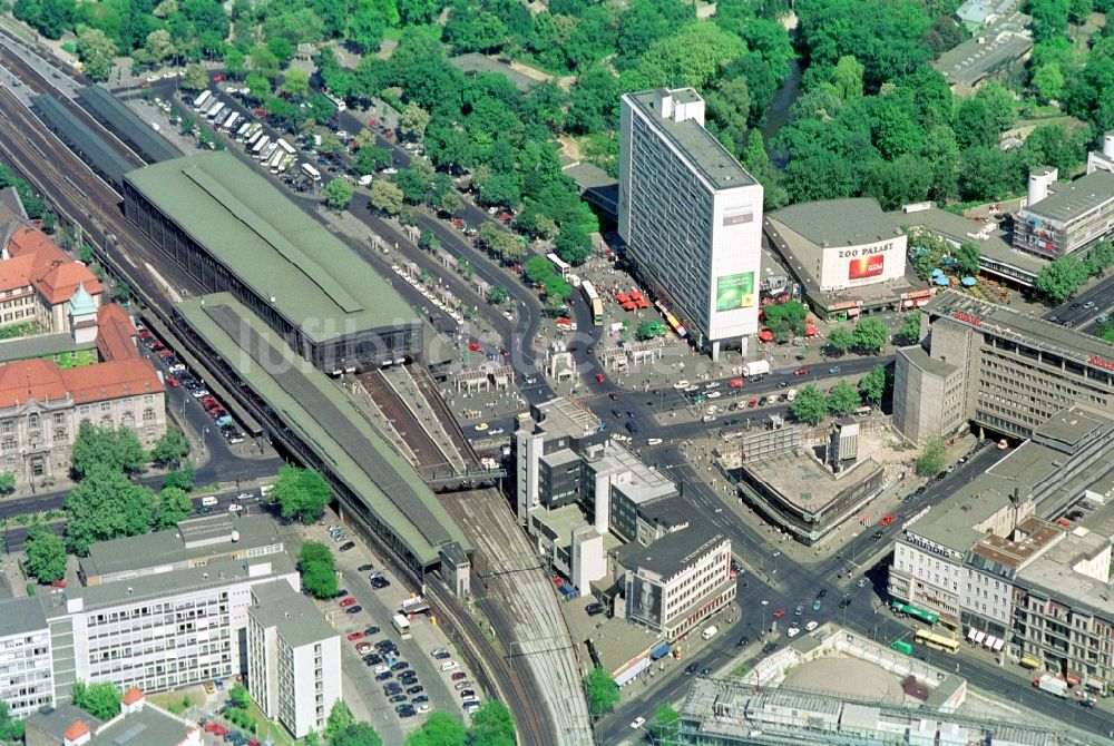 Berlin aus der Vogelperspektive: Stadtansicht vom Stadtzentrum West am Breidscheifplatz im Stadtteil Charlottenburg von Berlin