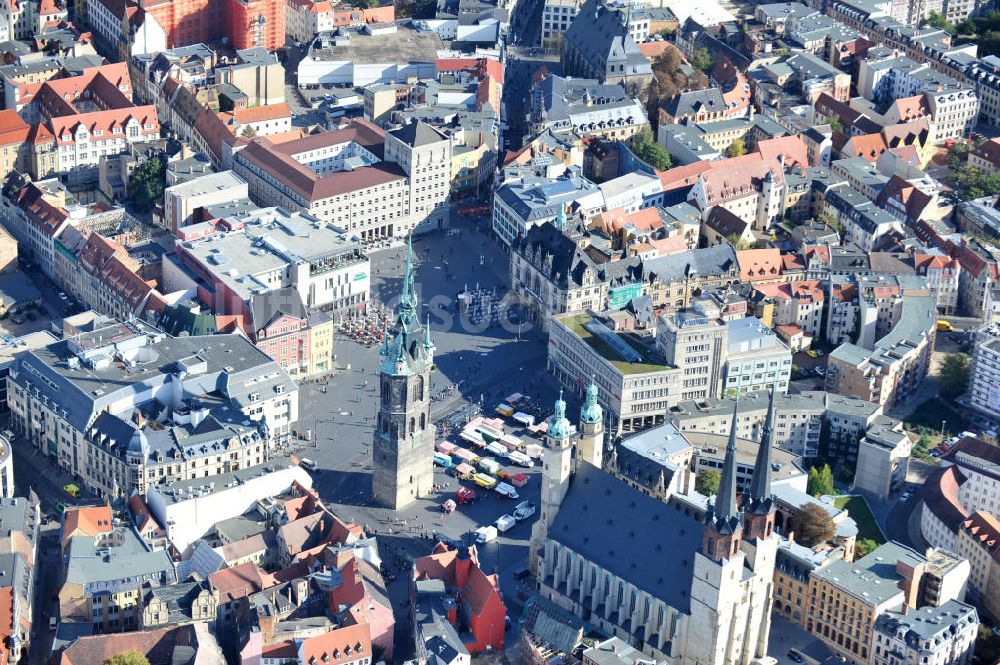 Halle / Saale von oben - Stadtansicht des Stadtzentrums mit der Marktkirche und Roter Turm in Halle