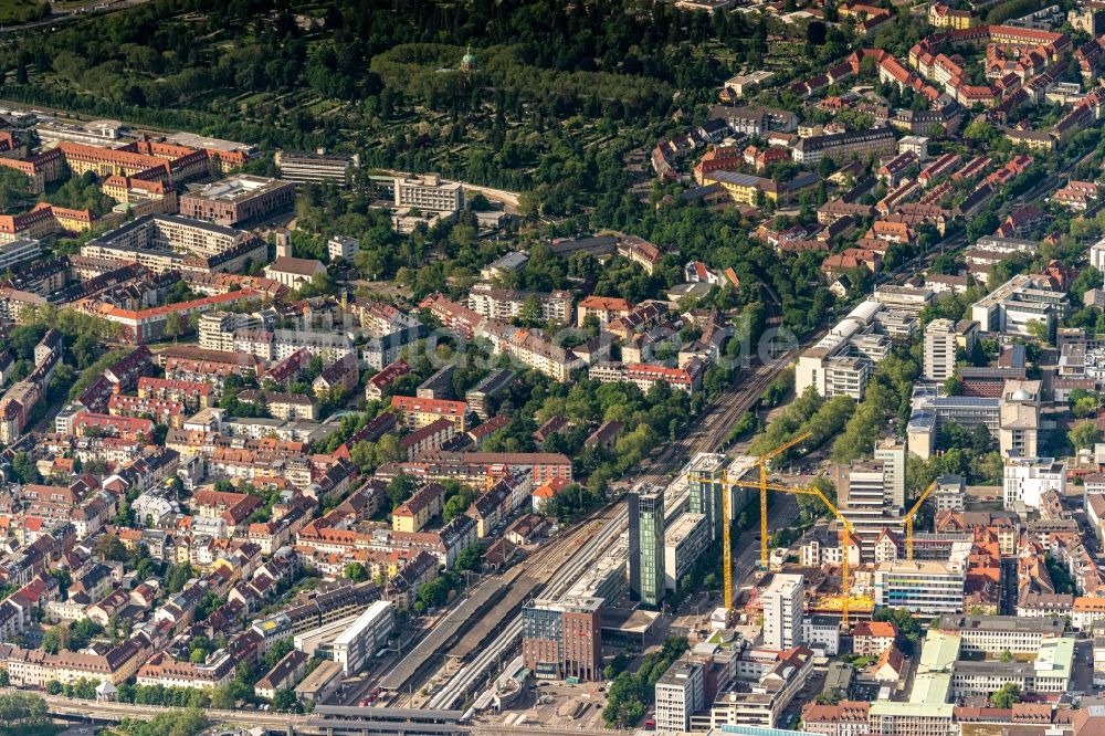 Freiburg im Breisgau aus der Vogelperspektive: Stadtansicht Stühlinger mit Hauptbahnhof im Stadtgebiet in Freiburg im Breisgau im Bundesland Baden-Württemberg, Deutschland