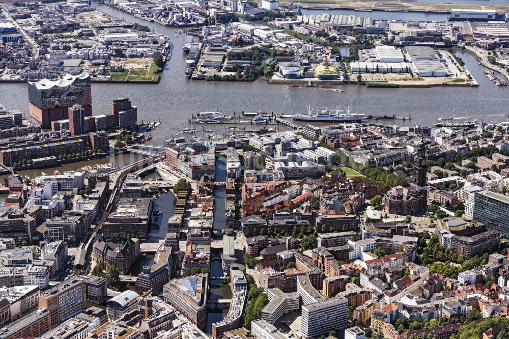 Luftaufnahme Hamburg - Stadtansicht St.Pauli mit Blick auf die Elbe im Stadtgebiet in Hamburg, Deutschland