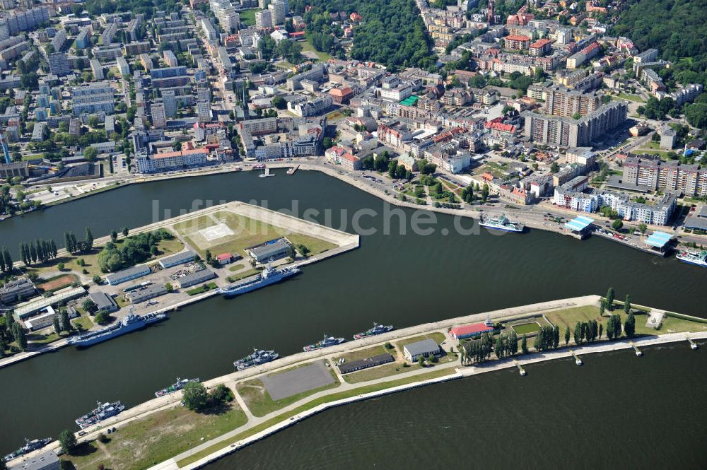 Swinemünde ( Swinoujscie ) aus der Vogelperspektive: Stadtansicht von Swinemünde am Militärhafen Port Wojenny