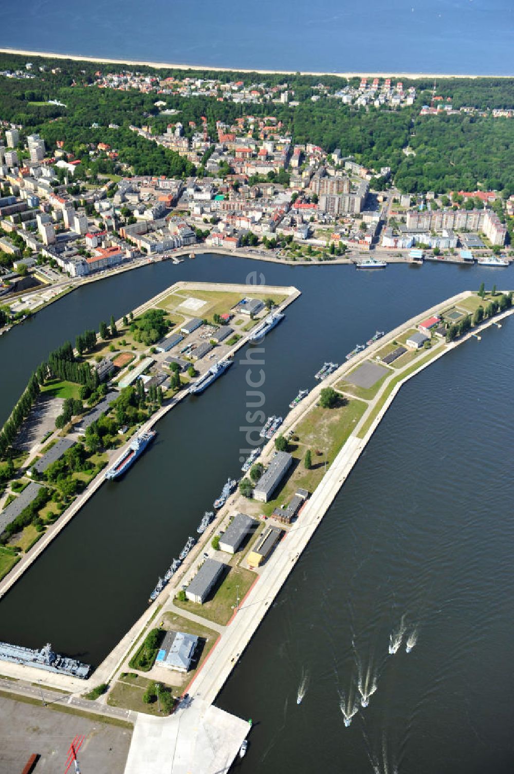 Swinemünde ( Swinoujscie ) von oben - Stadtansicht von Swinemünde am Militärhafen Port Wojenny