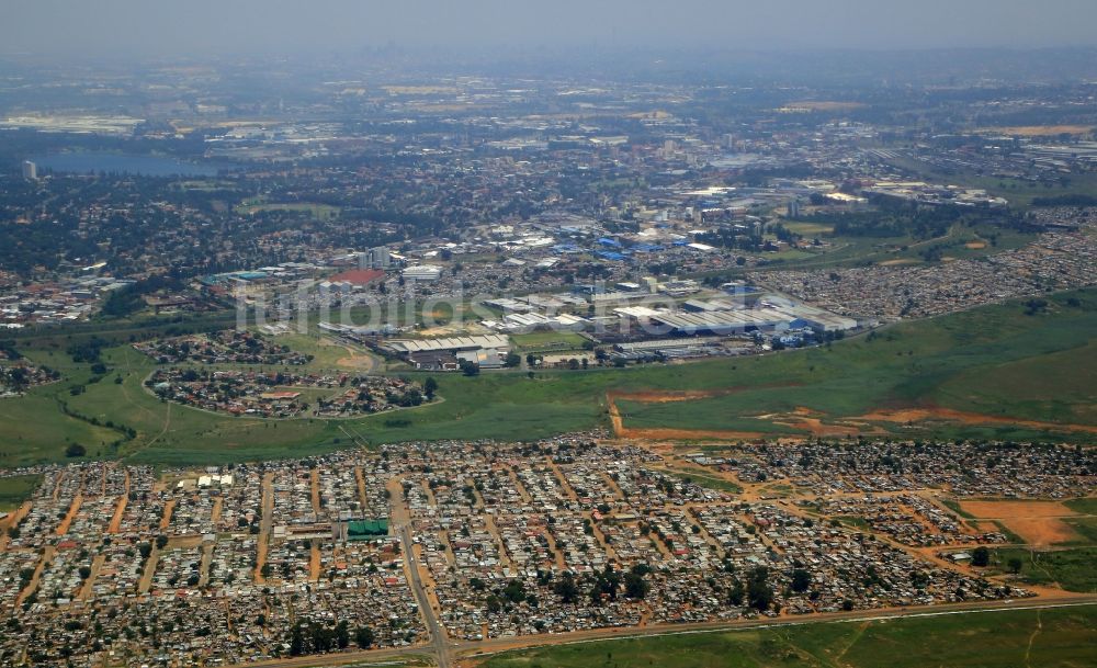 Luftbild Boksburg - Stadtansicht des Township Reiger Park mit farbigen Bewohnern im Stadtgebiet in Boksburg im Großraum Johannesburg in Gauteng, Südafrika