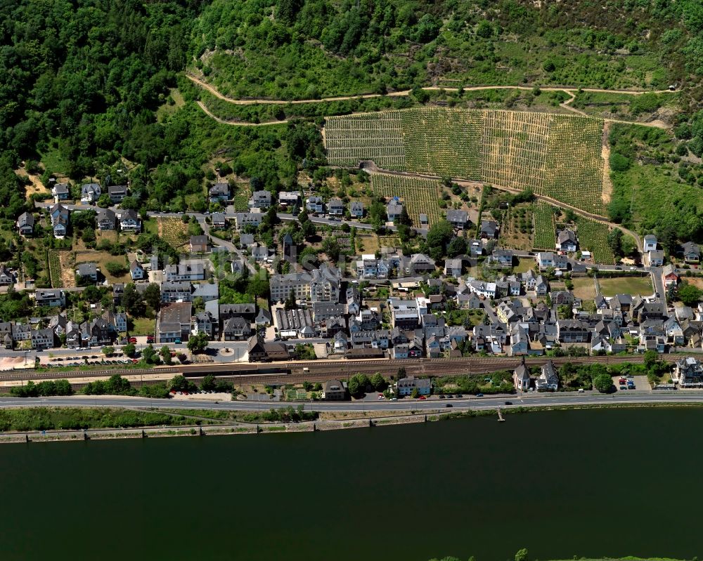 Treis-Karden, Karden von oben - Stadtansicht von Treis-Karden an der La Moselle im Bundesland Rheinland-Pfalz