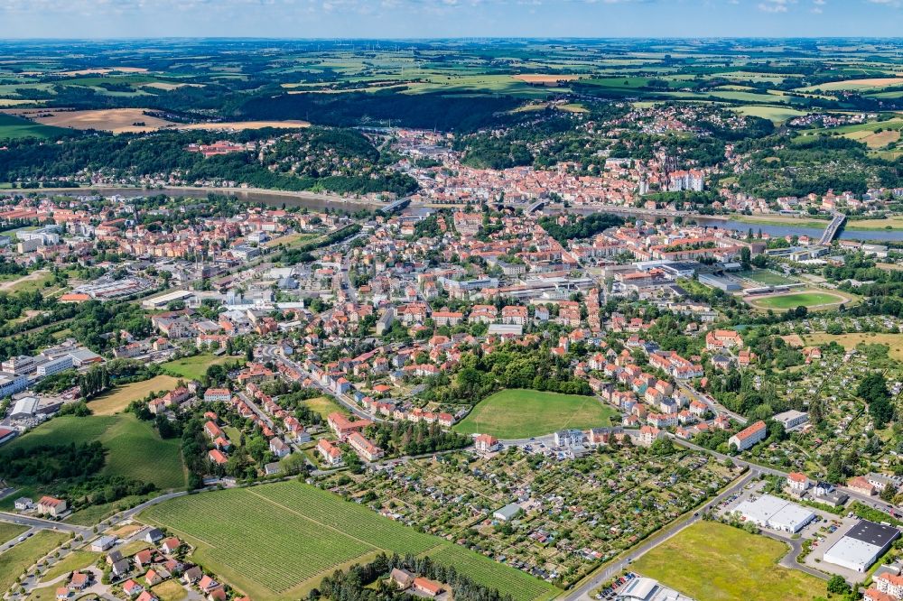 Meißen aus der Vogelperspektive: Stadtansicht am Ufer des Flußverlaufes Elbe in Meißen im Bundesland Sachsen, Deutschland