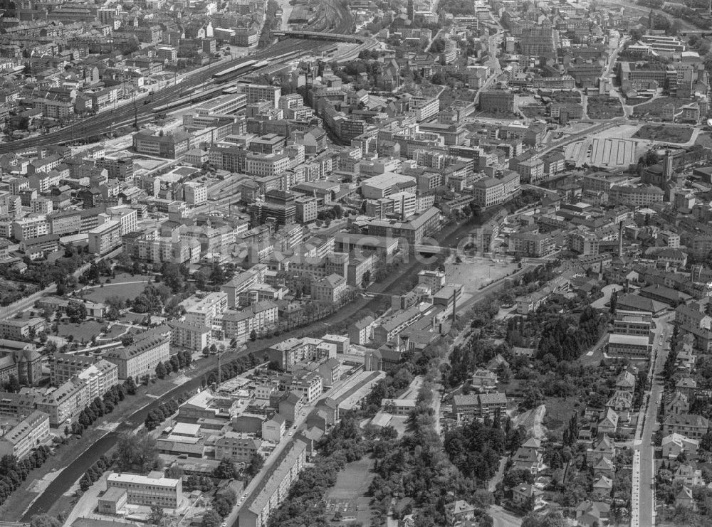 Luftbild Pforzheim - Stadtansicht am Ufer des Flußverlaufes der Enz in Pforzheim im Bundesland Baden-Württemberg, Deutschland