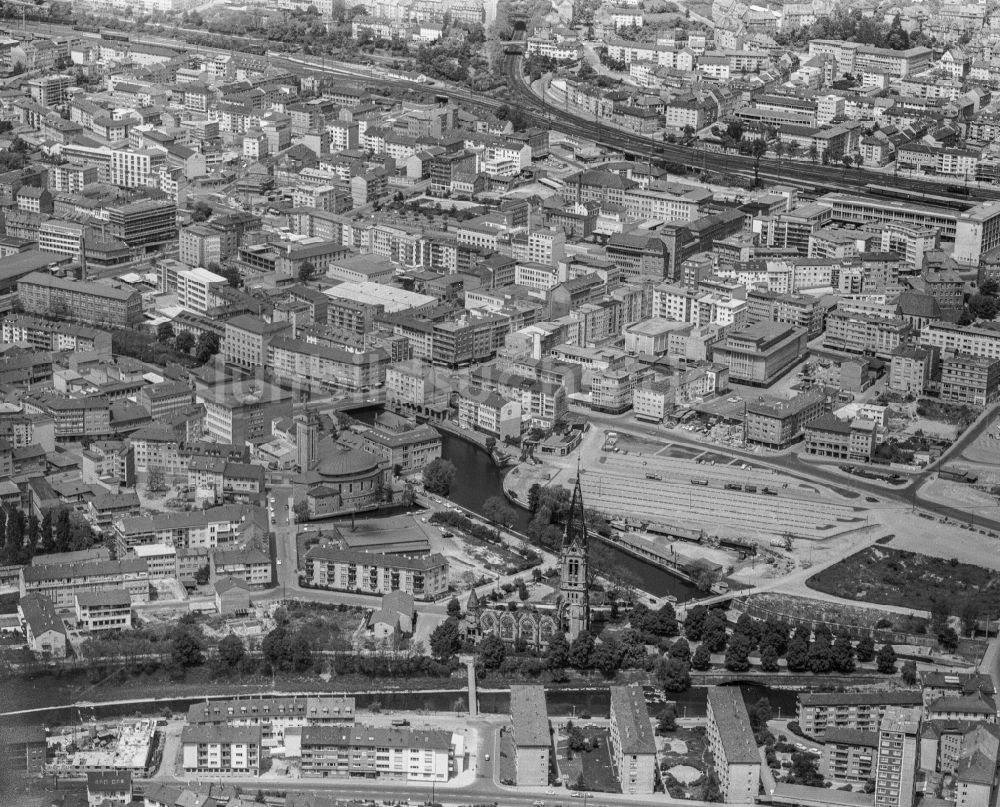 Luftbild Pforzheim - Stadtansicht am Ufer des Flußverlaufes der Enz in Pforzheim im Bundesland Baden-Württemberg, Deutschland