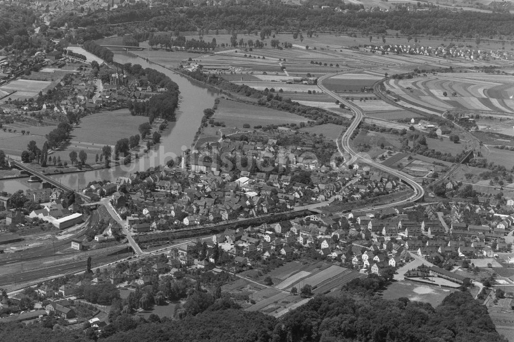 Luftbild Bad Friedrichshall - Stadtansicht am Ufer des Flußverlaufes der Kocher in Bad Friedrichshall im Bundesland Baden-Württemberg, Deutschland