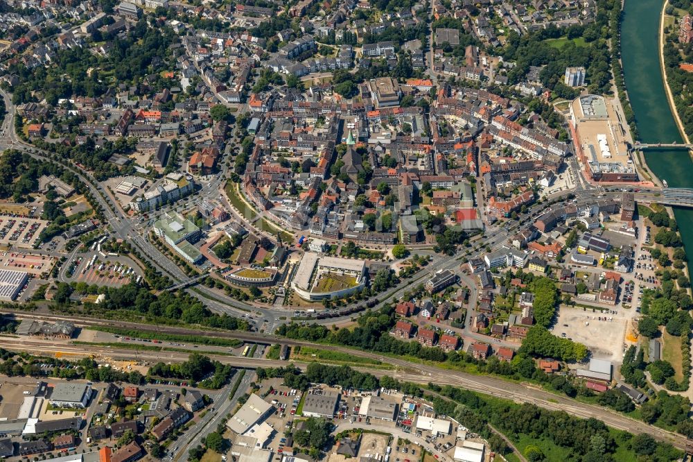 Dorsten von oben - Stadtansicht am Ufer des Flußverlaufes der Lippe in Dorsten im Bundesland Nordrhein-Westfalen, Deutschland