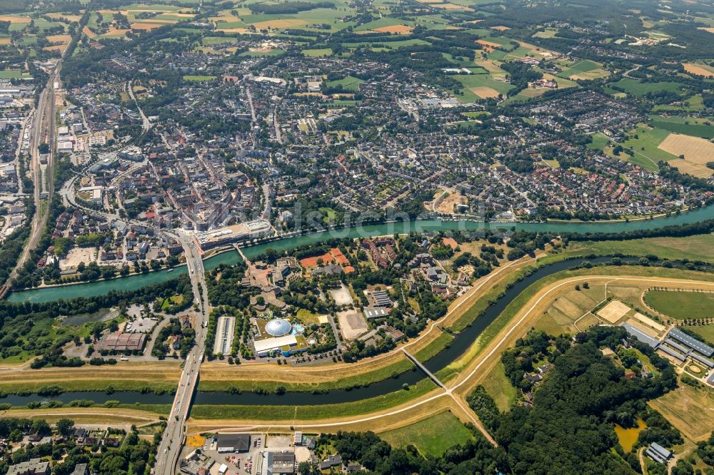 Luftaufnahme Dorsten - Stadtansicht am Ufer des Flußverlaufes der Lippe in Dorsten im Bundesland Nordrhein-Westfalen, Deutschland