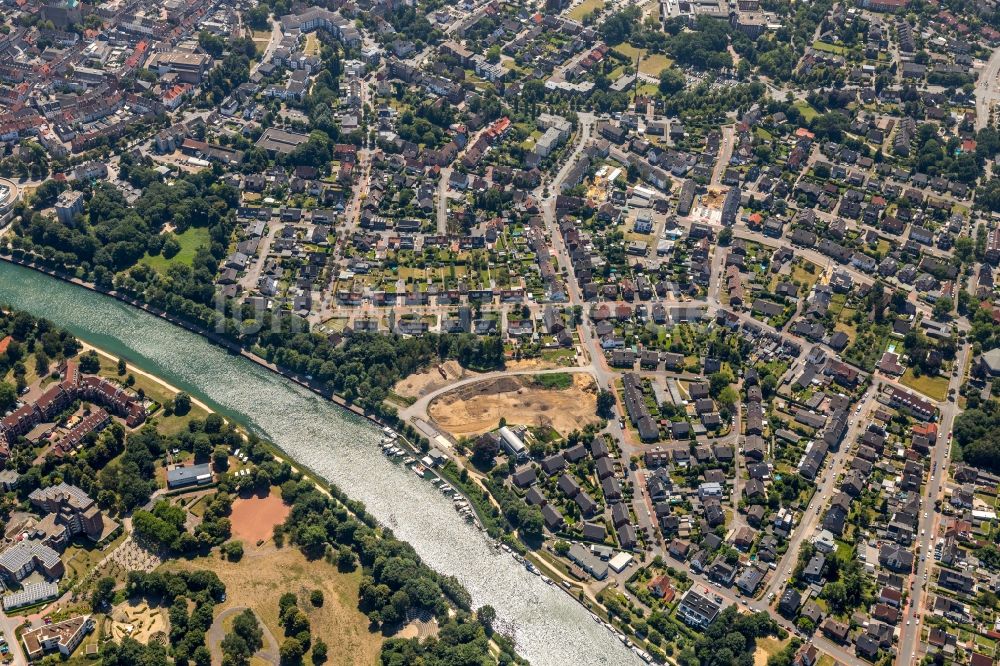 Dorsten aus der Vogelperspektive: Stadtansicht am Ufer des Flußverlaufes der Lippe in Dorsten im Bundesland Nordrhein-Westfalen, Deutschland