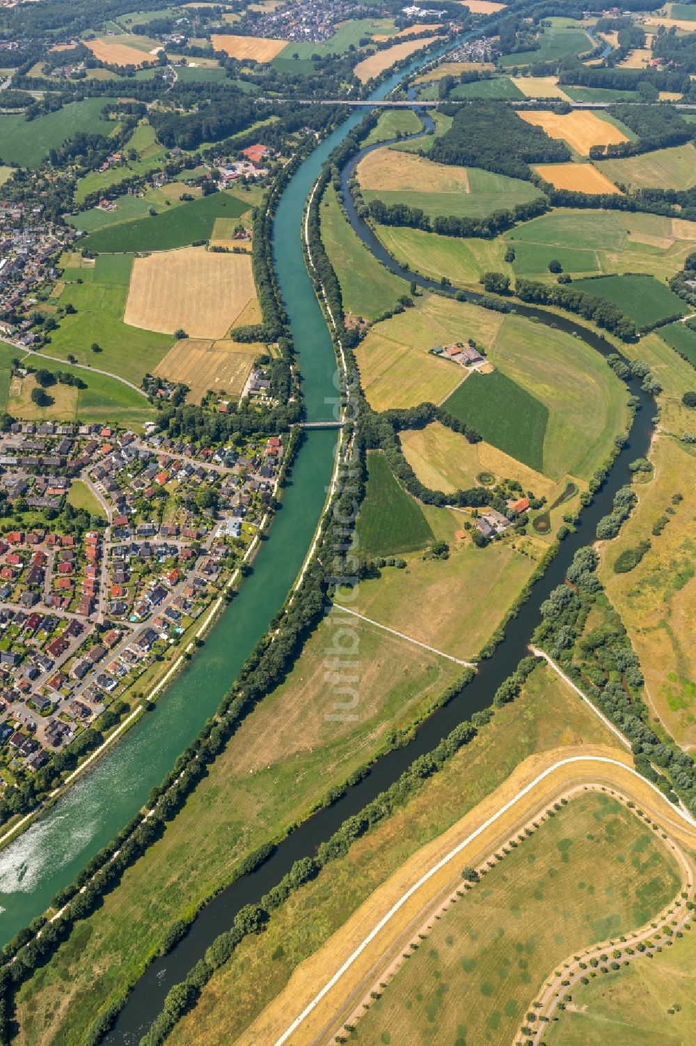 Dorsten von oben - Stadtansicht am Ufer des Flußverlaufes der Lippe in Dorsten im Bundesland Nordrhein-Westfalen, Deutschland