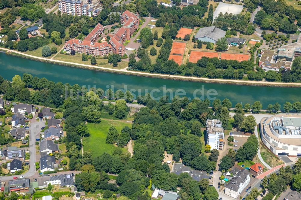 Dorsten aus der Vogelperspektive: Stadtansicht am Ufer des Flußverlaufes der Lippe in Dorsten im Bundesland Nordrhein-Westfalen, Deutschland