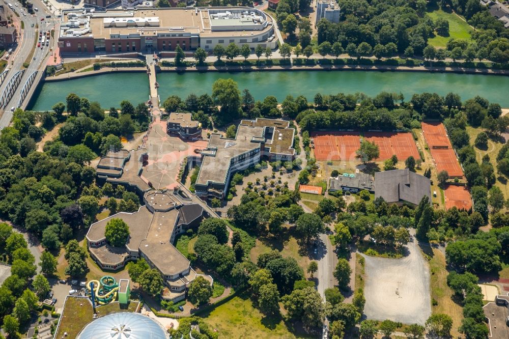 Dorsten aus der Vogelperspektive: Stadtansicht am Ufer des Flußverlaufes der Lippe in Dorsten im Bundesland Nordrhein-Westfalen, Deutschland