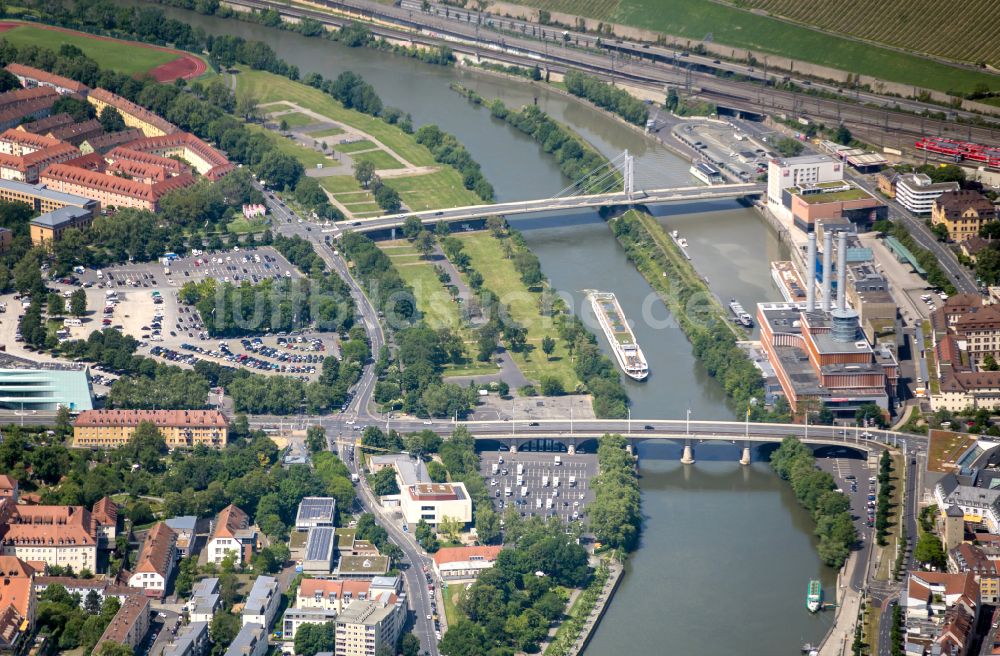 Würzburg von oben - Stadtansicht am Ufer des Flußverlaufes des Main in Würzburg im Bundesland Bayern, Deutschland