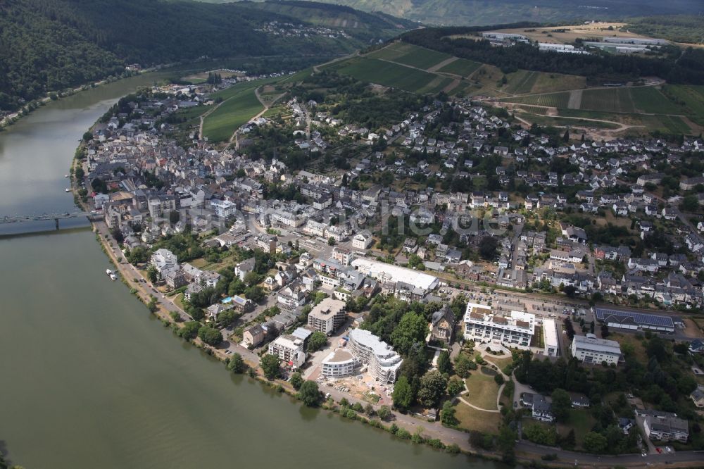 Luftbild Traben-Trarbach - Stadtansicht am Ufer des Flußverlaufes der Mosel in Traben-Trarbach im Bundesland Rheinland-Pfalz, Deutschland