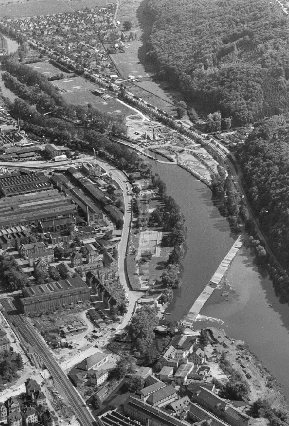 Esslingen am Neckar von oben - Stadtansicht am Ufer des Flußverlaufes am Neckar in Esslingen am Neckar im Bundesland Baden-Württemberg, Deutschland