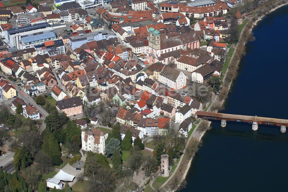 Luftbild Bad Säckingen - Stadtansicht am Ufer des Flußverlaufes des Rhein in Bad Säckingen im Bundesland Baden-Württemberg, Deutschland