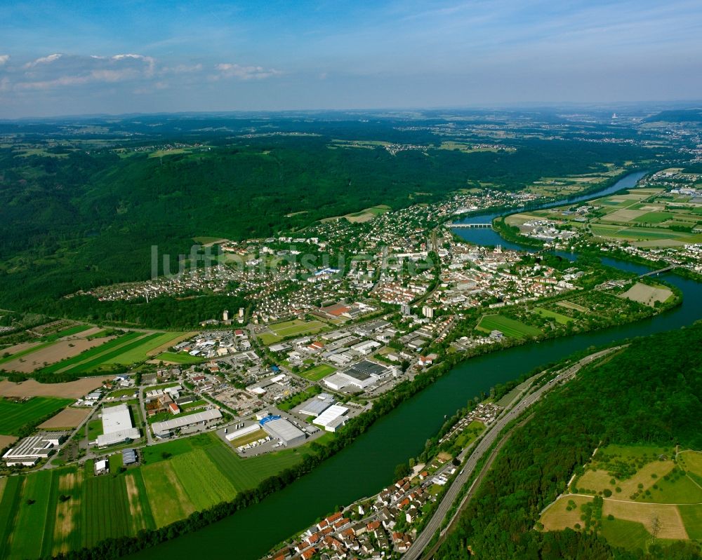 Luftbild Bad Säckingen - Stadtansicht am Ufer des Flussverlaufes des Rhein in Bad Säckingen im Bundesland Baden-Württemberg, Deutschland