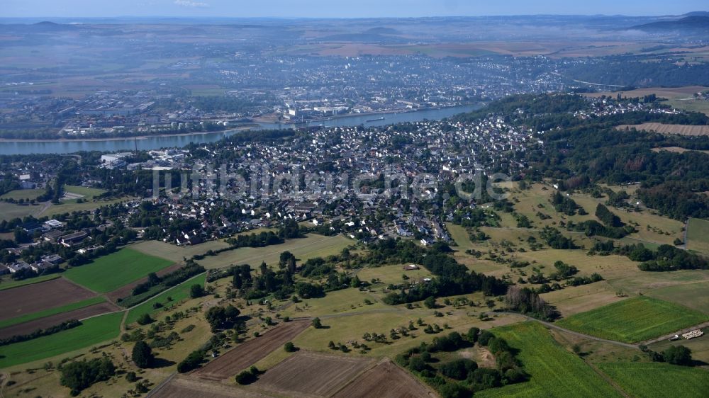 Feldkirchen von oben - Stadtansicht am Ufer des Flußverlaufes des Rhein in Feldkirchen im Bundesland Rheinland-Pfalz, Deutschland