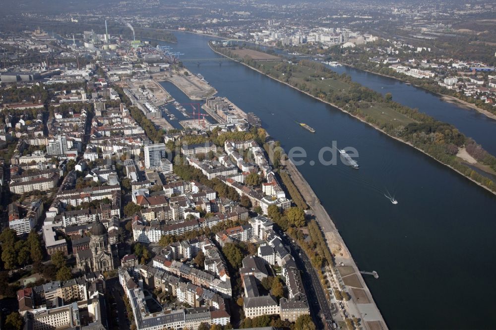 Luftbild Mainz - Stadtansicht am Ufer des Flußverlaufes des Rheins in Mainz im Bundesland Rheinland-Pfalz, Deutschland