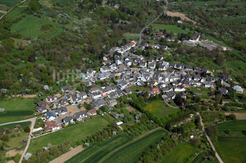 Koblenz OT Güls von oben - Stadtansicht am Ufer des Rheinverlaufes von Koblenz-Güls im Bundesland Rheinland-Pfalz