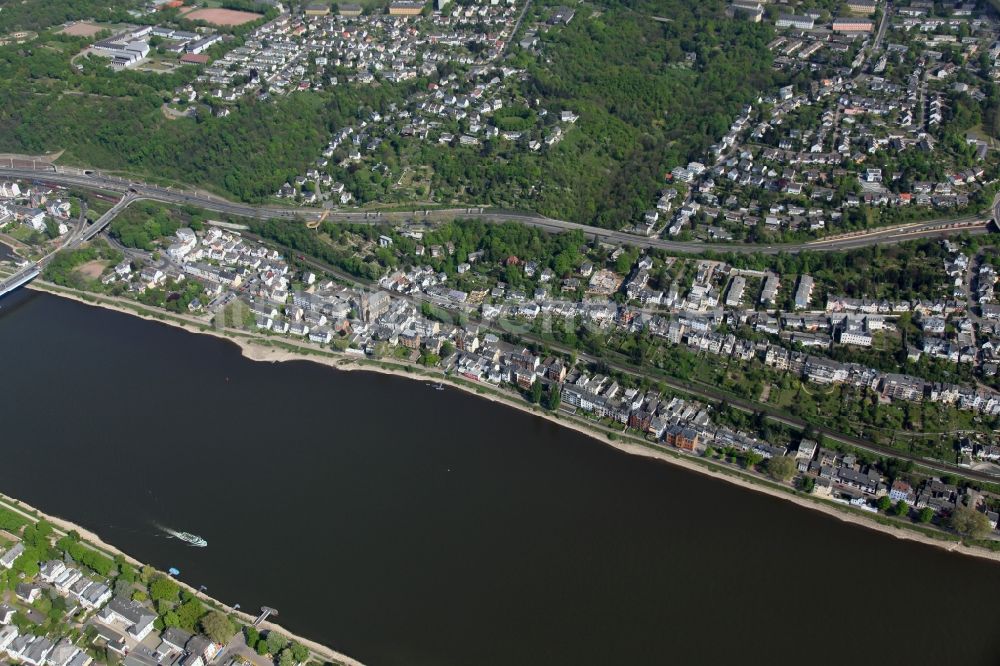 Koblenz OT Pfaffendorf aus der Vogelperspektive: Stadtansicht am Ufer des Rheinverlaufes von Koblenz-Pfaffendorf im Bundesland Rheinland-Pfalz