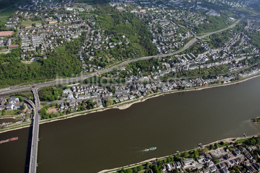 Luftbild Koblenz OT Pfaffendorf - Stadtansicht am Ufer des Rheinverlaufes von Koblenz-Pfaffendorf im Bundesland Rheinland-Pfalz