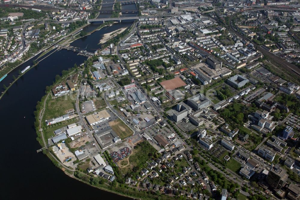 Koblenz OT Rauental aus der Vogelperspektive: Stadtansicht am Ufer des Rheinverlaufes von Koblenz-Rauental im Bundesland Rheinland-Pfalz