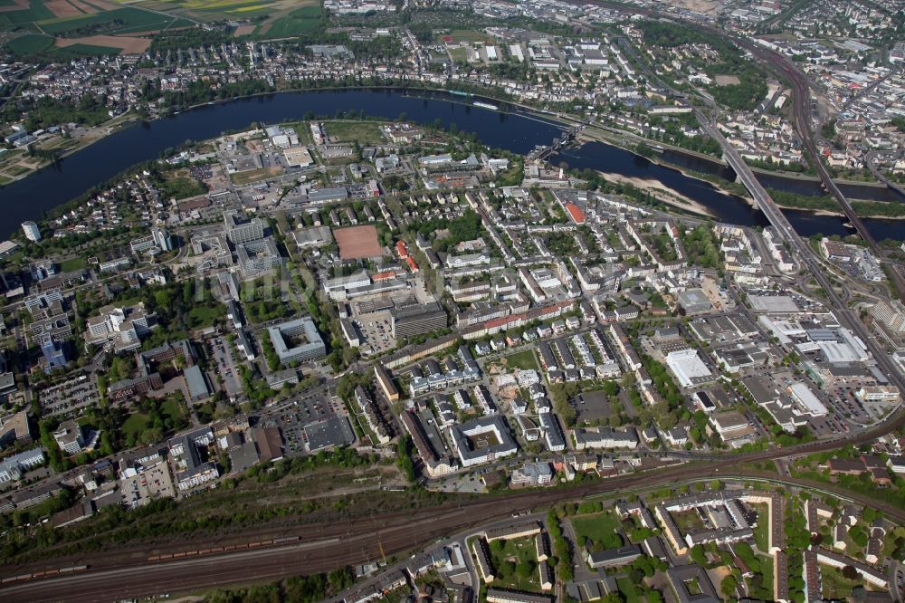 Koblenz OT Rauental aus der Vogelperspektive: Stadtansicht am Ufer des Rheinverlaufes von Koblenz-Rauental im Bundesland Rheinland-Pfalz