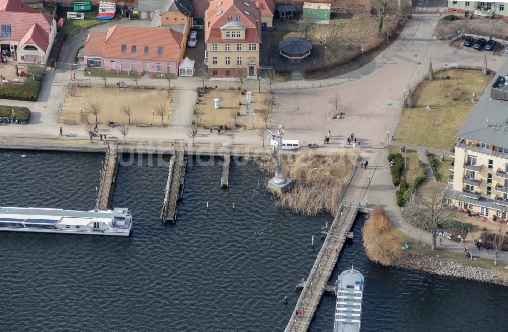 Luftaufnahme Neuruppin - Stadtansicht der Uferpromenade in Neuruppin im Bundesland Brandenburg