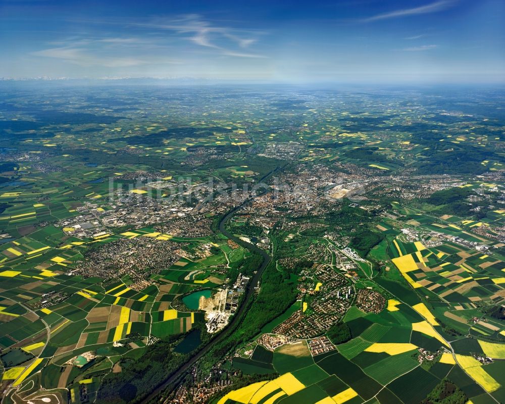 Ulm aus der Vogelperspektive: Stadtansicht von Ulm, Neu-Ulm und Umgebung im Bundesland Baden 