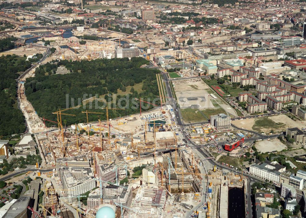 Luftaufnahme Berlin - Stadtansicht von Umbau des Potsdamer Platz / Leipziger Platz in Berlin Mitte , Tiergarten und dem Regierungsviertel am Spreebogen