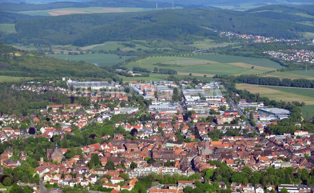 Einbeck von oben - Stadtansicht und Verlauf der Grimsehlstraße, Altendorfer Tor und der Altendorfer Straße in Einbeck im Bundesland Niedersachsen