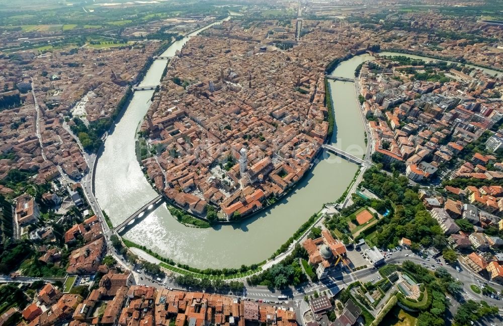 Luftaufnahme Verona - Stadtansicht von Verona in der Region Venetien in Italien