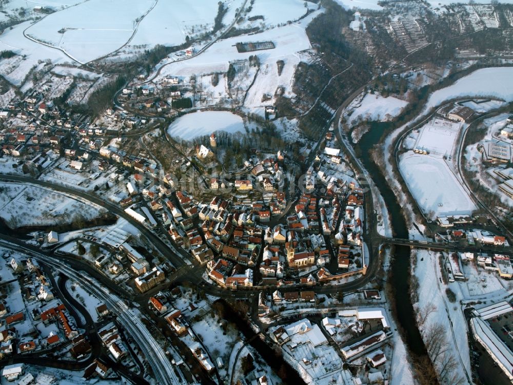 Luftaufnahme Möckmühl - Stadtansicht der verschneiten nördlichen Innenstadt von Möckmühl im Bundesland Baden-Württemberg