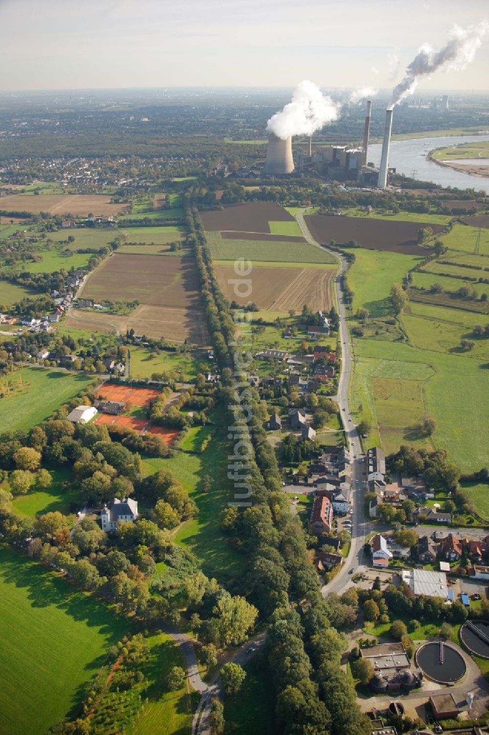 Voerde von oben - Stadtansicht von Voerde im Bundesland Nordrhein-Westfalen