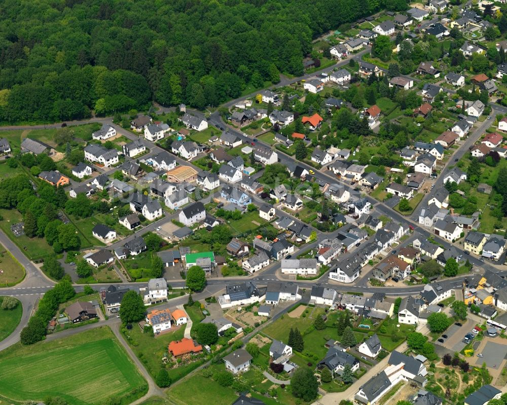 Welschneudorf aus der Vogelperspektive: Stadtansicht von Welschneudorf im Bundesland Rheinland-Pfalz