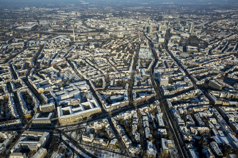 Luftbild Essen - Stadtansicht des winterlich verschneiten Stadtteils Rüttenscheid in Essen im Bundesland Nordrhein-Westfalen