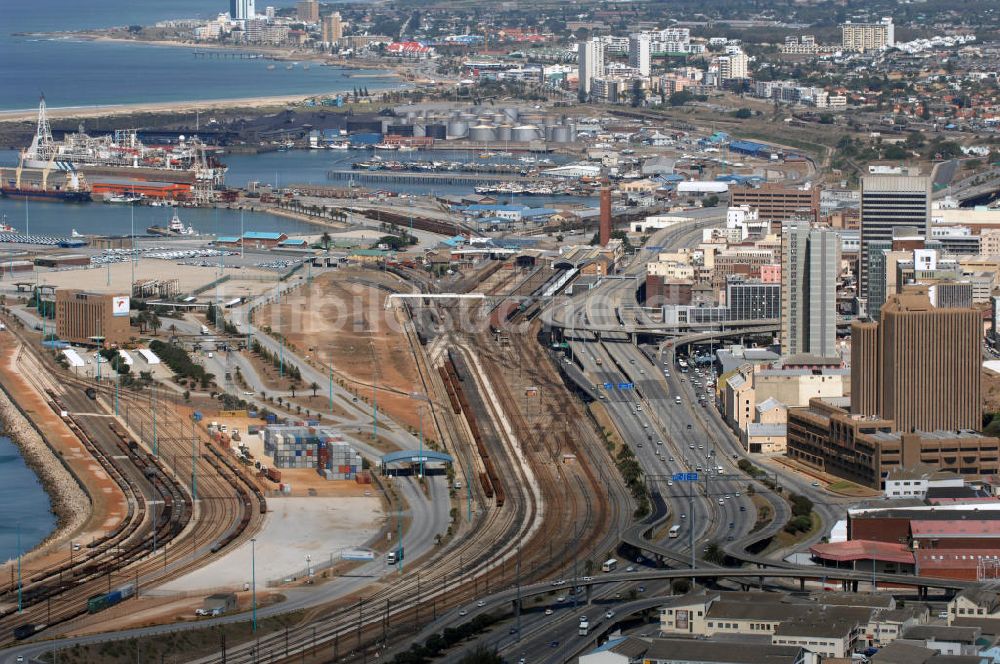 Luftbild Port Elizabeth - Stadtansicht eines Wohn- und Industriegebiets entlang des Settlers Highway in Port Elizabeth