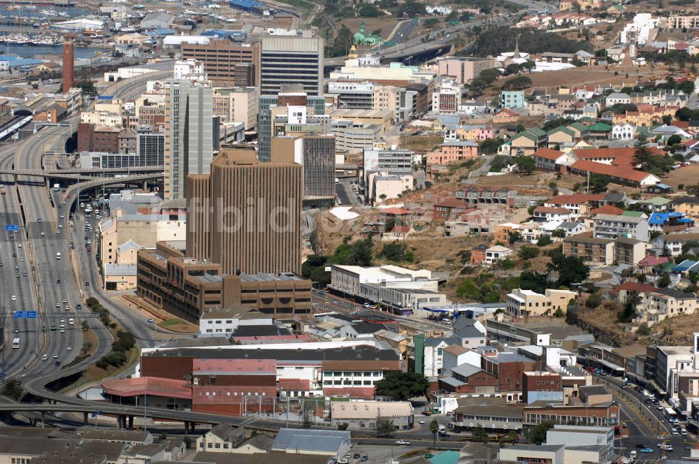 Luftaufnahme Port Elizabeth - Stadtansicht eines Wohn- und Industriegebiets entlang des Settlers Highway in Port Elizabeth