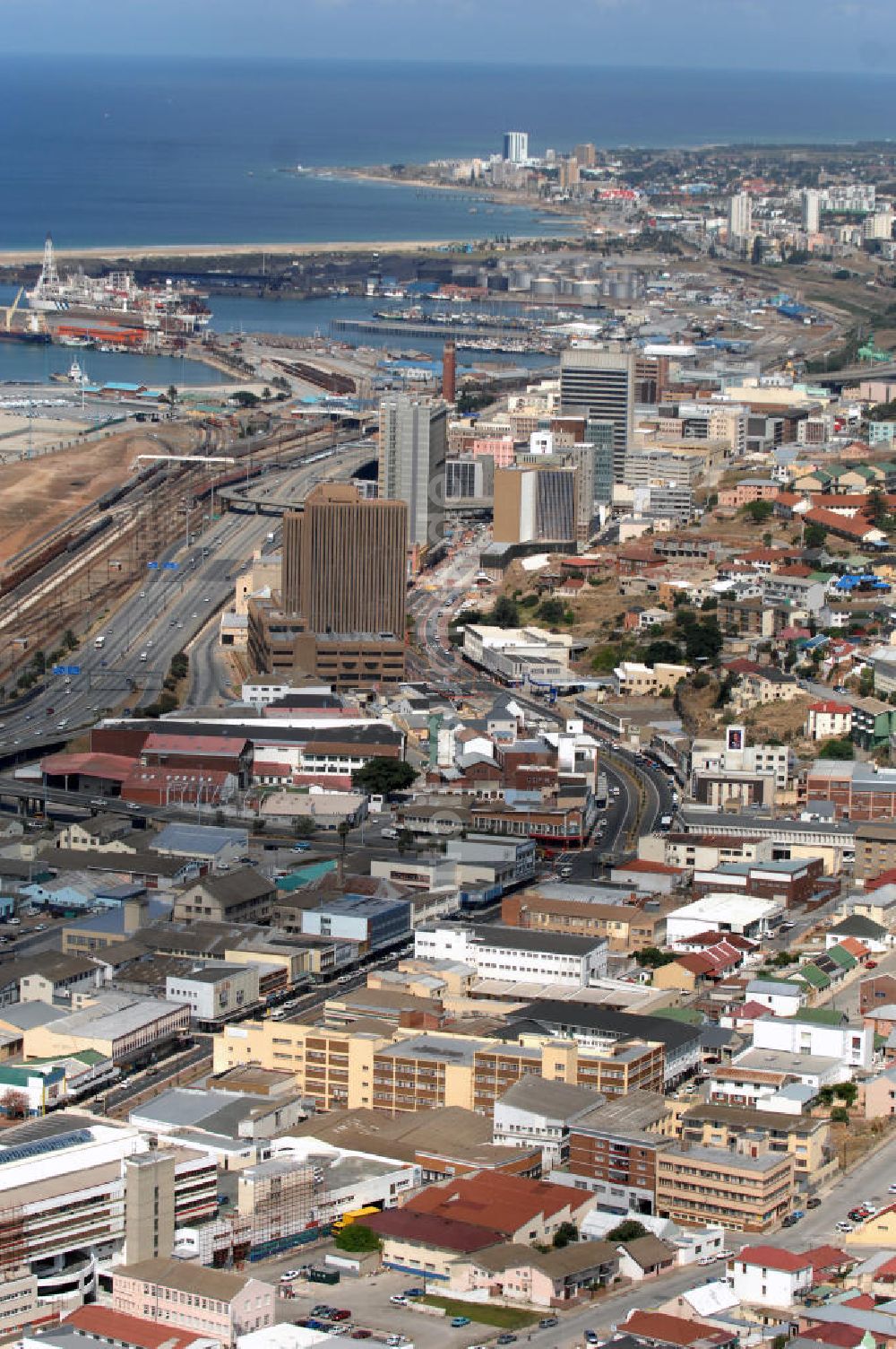 Port Elizabeth von oben - Stadtansicht eines Wohn- und Industriegebiets entlang des Settlers Highway in Port Elizabeth