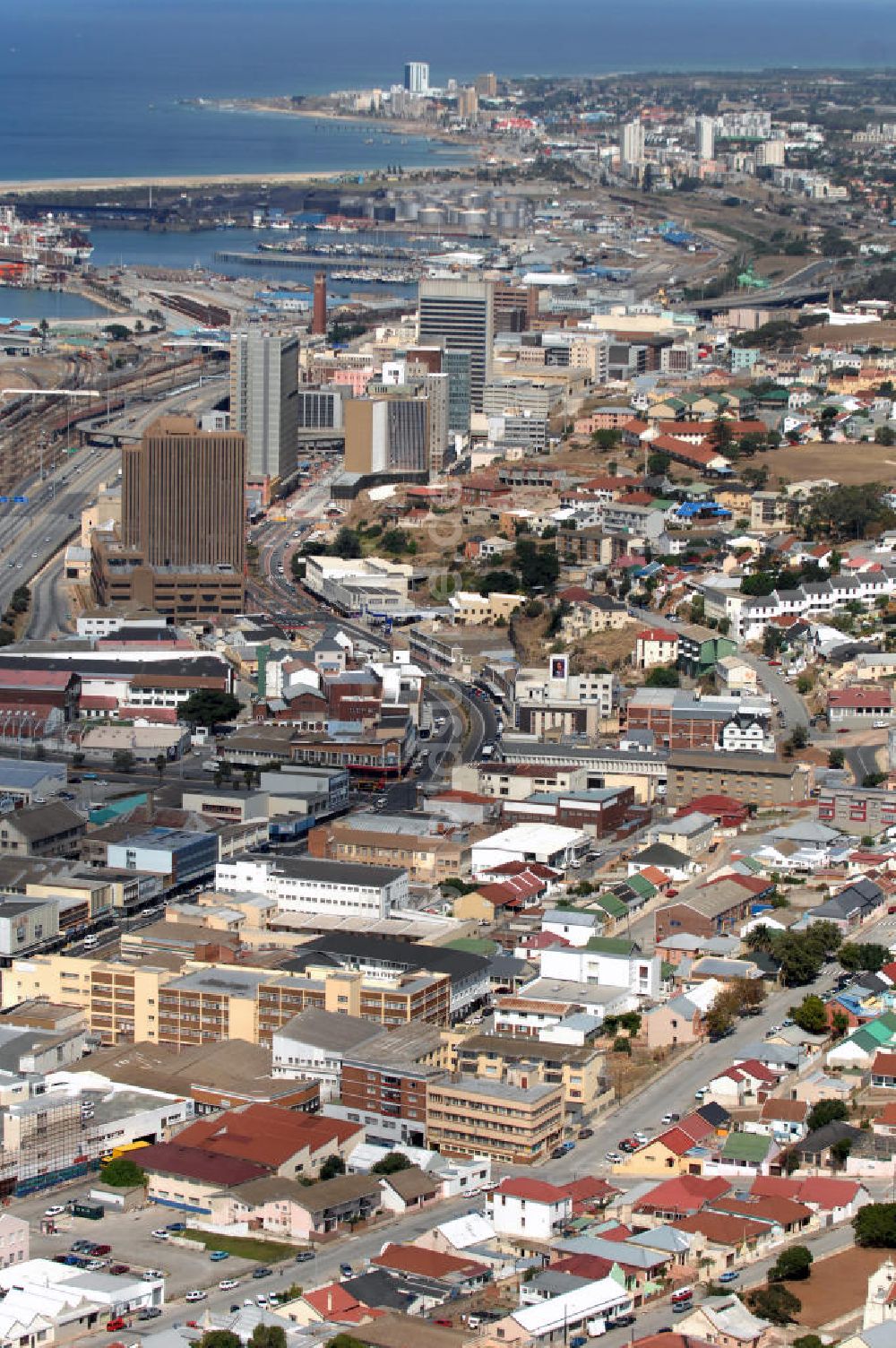 Luftbild Port Elizabeth - Stadtansicht eines Wohn- und Industriegebiets entlang des Settlers Highway in Port Elizabeth