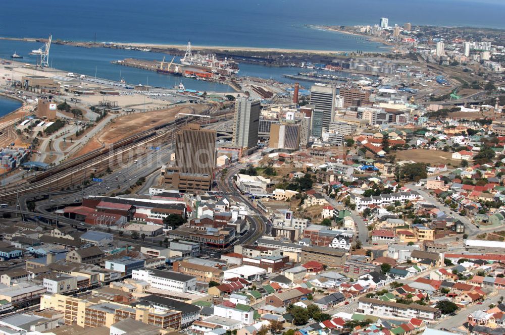 Port Elizabeth von oben - Stadtansicht eines Wohn- und Industriegebiets entlang des Settlers Highway in Port Elizabeth