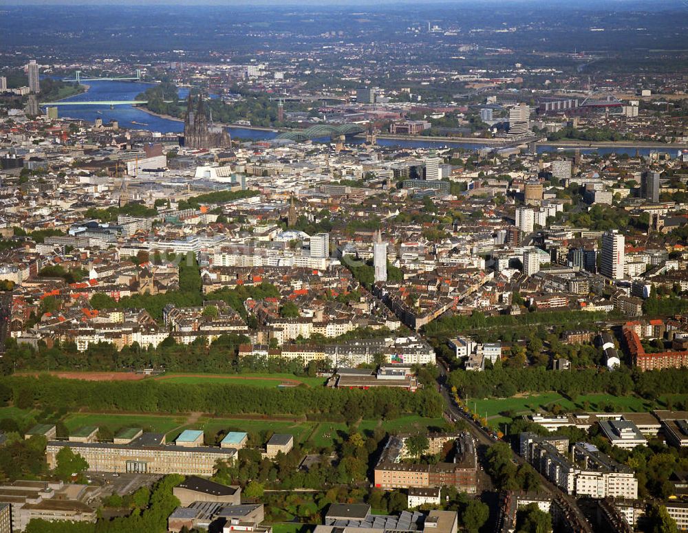 Köln von oben - Stadtansicht Wohngebiete im Bereich der Zülpicher Straße in Köln