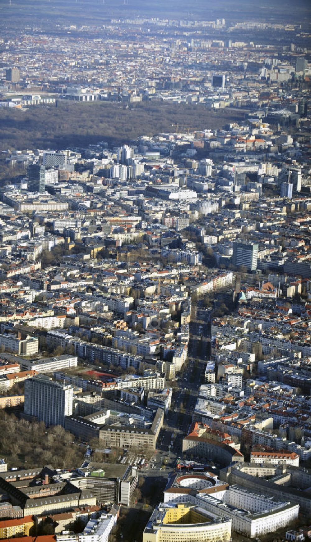 Luftaufnahme Berlin - Stadtansicht Wohngebiete am Hohenzollerndamm in Berlin - Wilmersdorf