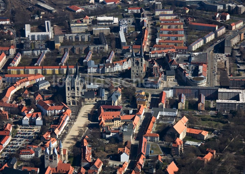 Halberstadt von oben - Stadtansicht vom Zentrum der Altstadt von Halberstadt im Bundesland Sachsen-Anhalt