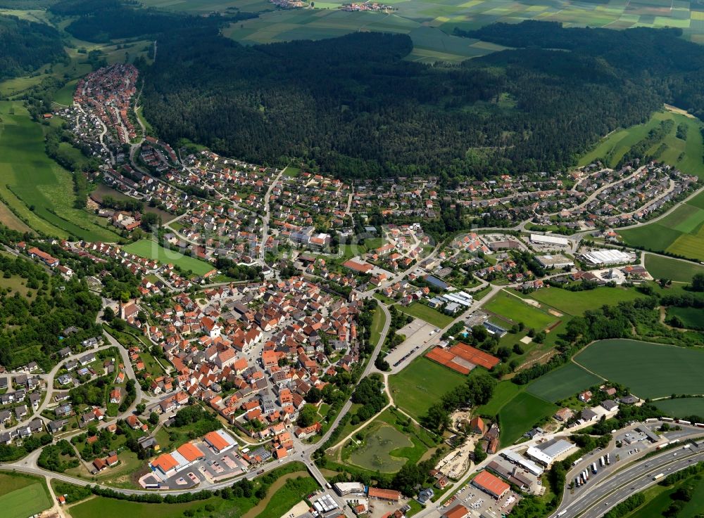 Greding aus der Vogelperspektive: Stadtansicht der des Zentrum von Greding im Bundesland Bayern