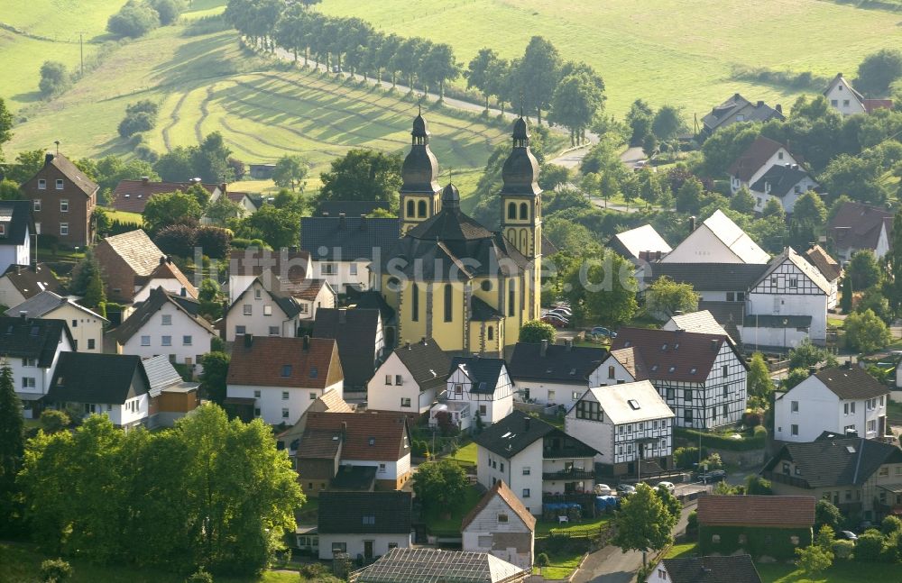 Marsberg aus der Vogelperspektive: Stadtansicht vom Zentrum der Innenstadt von Marsberg im Sauerland in Nordrhein-Westfalen