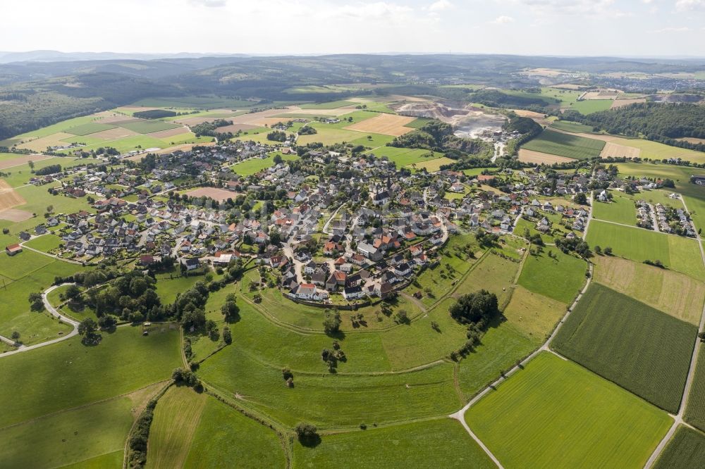 Warstein von oben - Stadtansicht vom Zentrum und der Innenstadt von Warstein im Bundesland Nordrhein-Westfalen